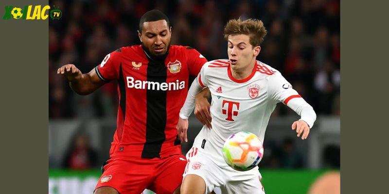 Sai lầm của Jonathan Tah góp phần khiến Ten Hag cùng Leverkusen thua ngược.