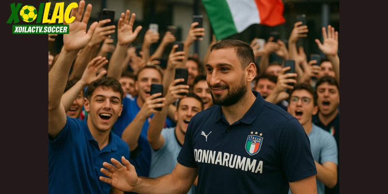 Người hâm mộ ăn mừng khi Man City mua Donnarumma tại Etihad Stadium.