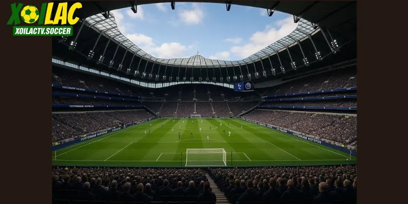 Tottenham Hotspur Stadium sẽ là nơi chứng kiến màn ra mắt của Simons.